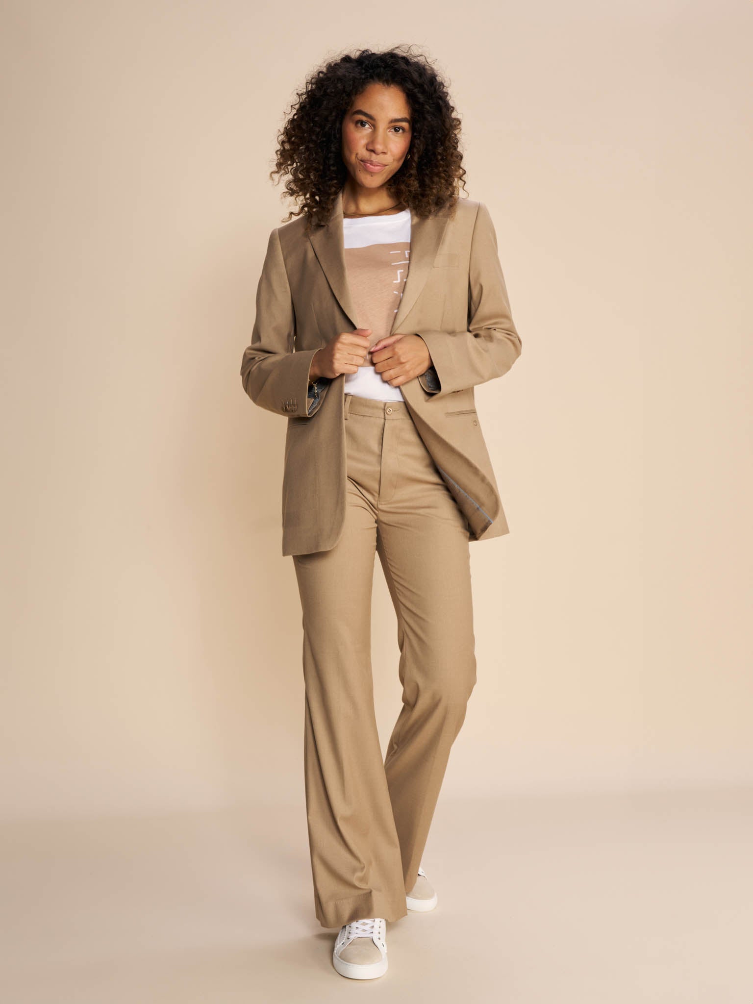 Modelshot / Cinnamon Swirl / Detail